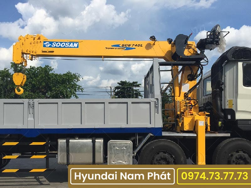 Xe Tải Hyundai 4 Chân HD320 Gắn Cẩu Soosan 7 Tấn SCS746L Hàn Quốc